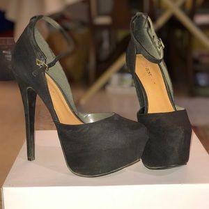 Black Mary Jane platform heels